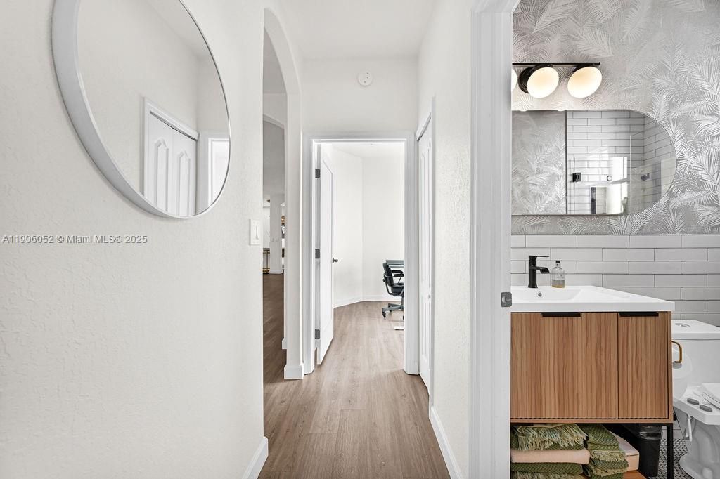 Active With Contract: $690,000 (3 beds, 2 baths, 1478 Square Feet)