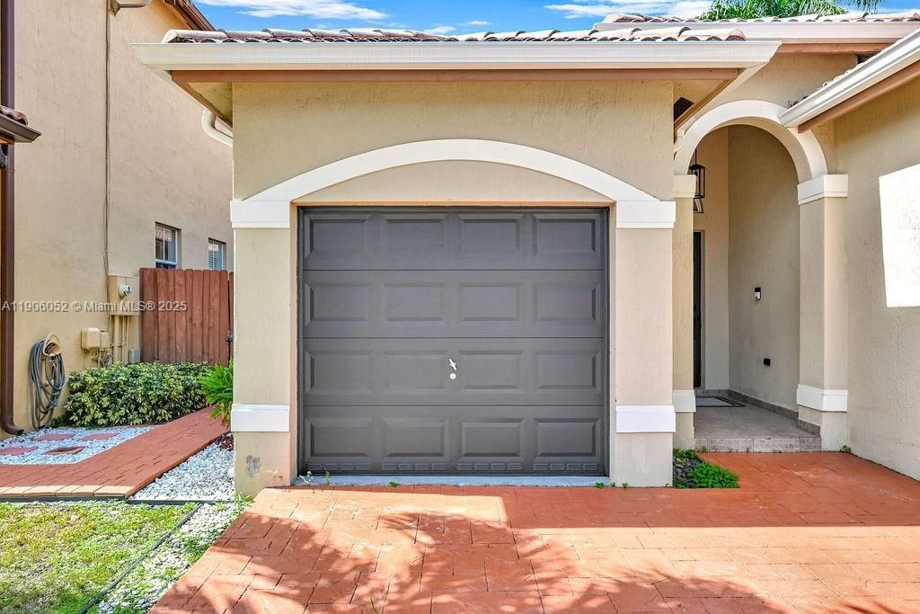 Active With Contract: $690,000 (3 beds, 2 baths, 1478 Square Feet)