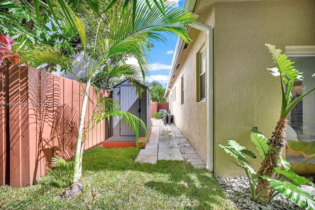 Active With Contract: $690,000 (3 beds, 2 baths, 1478 Square Feet)