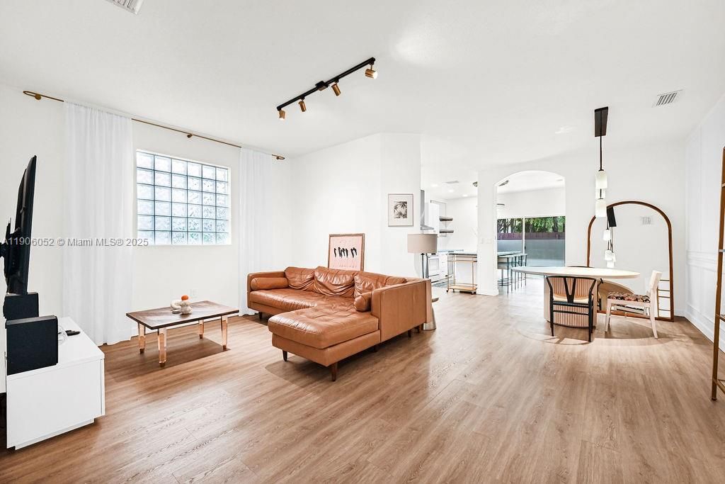 Active With Contract: $690,000 (3 beds, 2 baths, 1478 Square Feet)