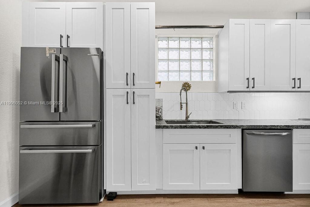 Active With Contract: $690,000 (3 beds, 2 baths, 1478 Square Feet)