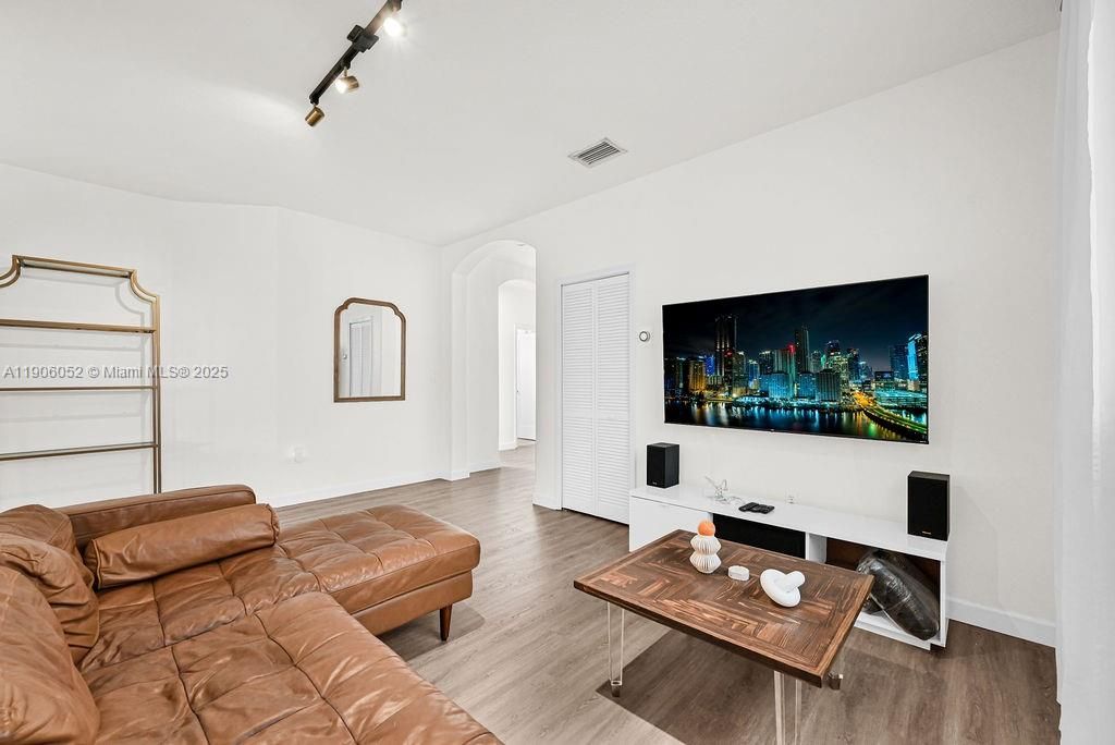 Active With Contract: $690,000 (3 beds, 2 baths, 1478 Square Feet)