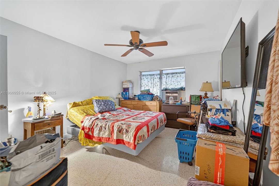 待售: $775,000 (0 贝兹, 0 浴室, 1896 平方英尺)