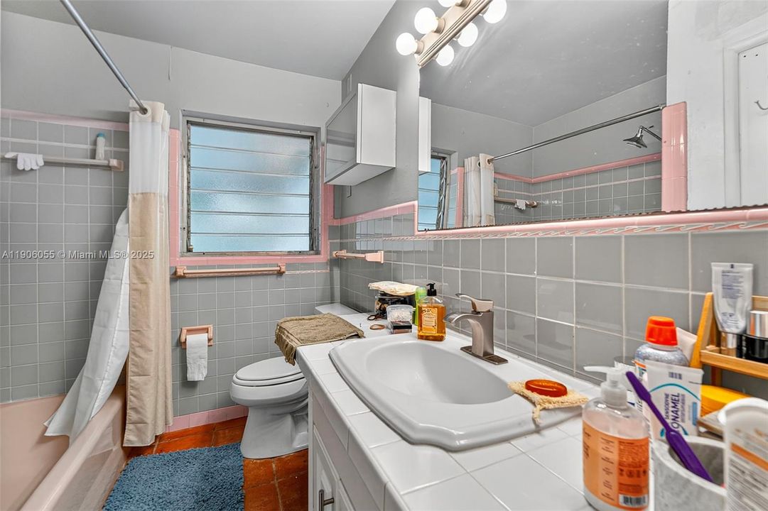 待售: $775,000 (0 贝兹, 0 浴室, 1896 平方英尺)