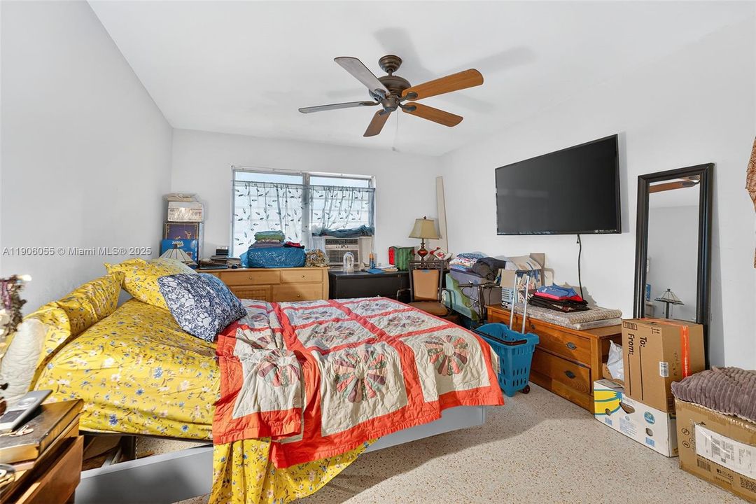 待售: $775,000 (0 贝兹, 0 浴室, 1896 平方英尺)