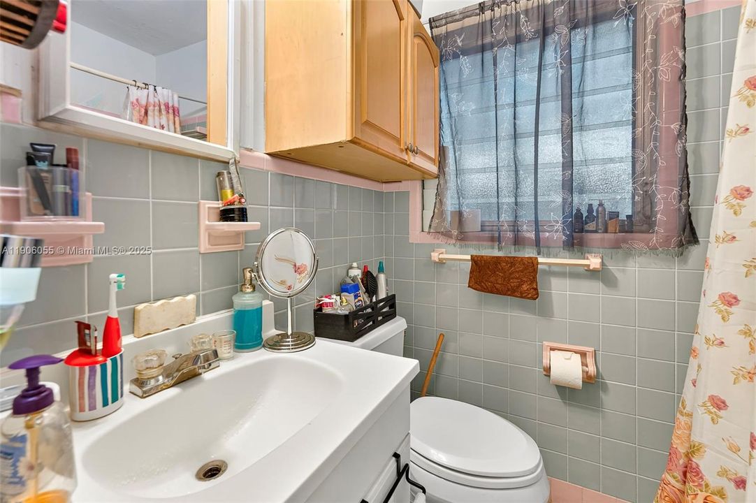 待售: $775,000 (0 贝兹, 0 浴室, 1896 平方英尺)