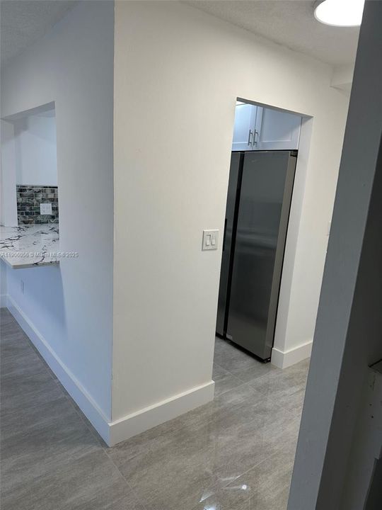 Active With Contract: $1,800 (1 beds, 1 baths, 600 Square Feet)