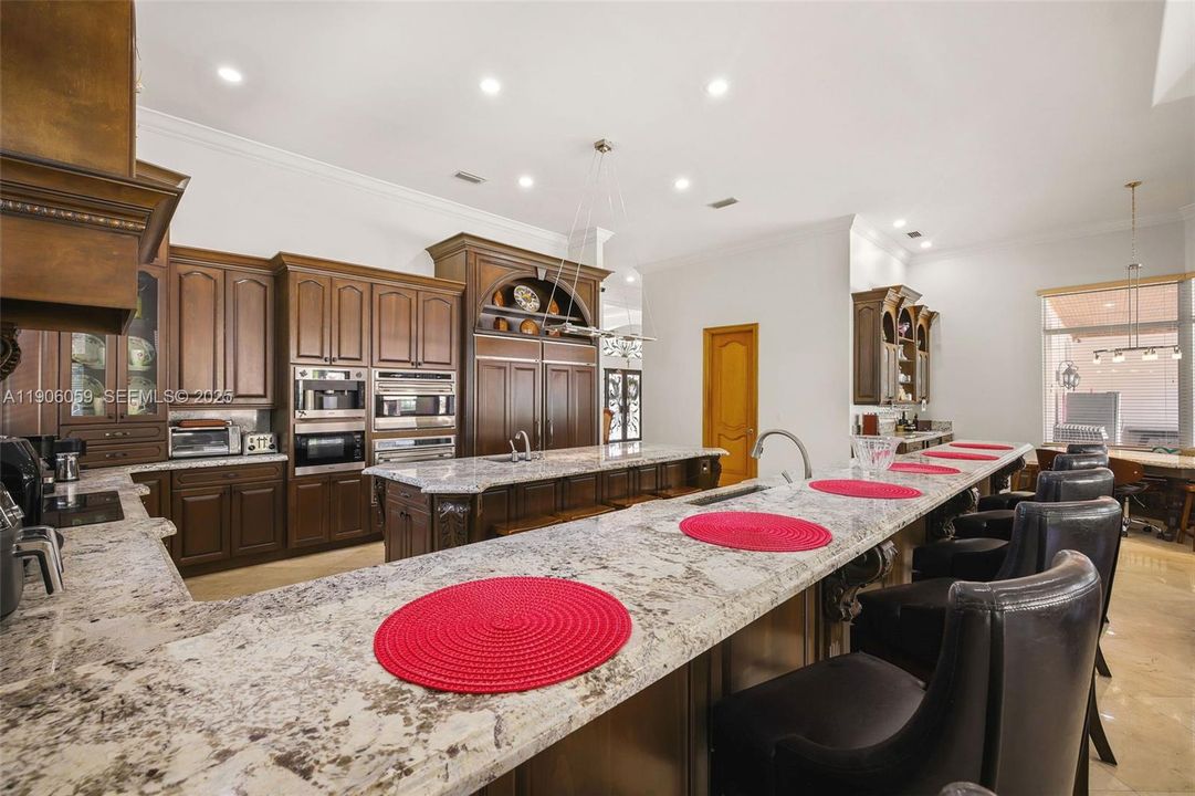 For Sale: $3,150,000 (5 beds, 4 baths, 5387 Square Feet)