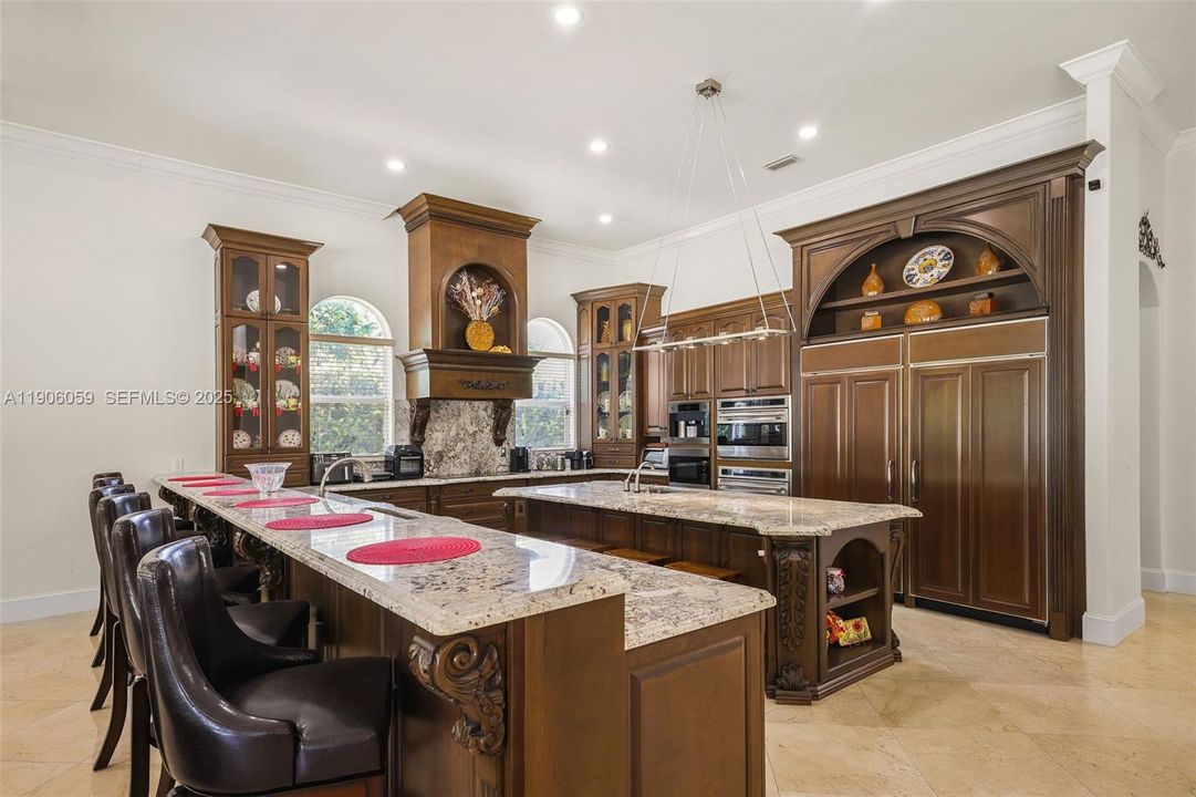 For Sale: $3,150,000 (5 beds, 4 baths, 5387 Square Feet)