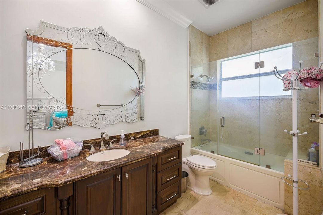 For Sale: $3,150,000 (5 beds, 4 baths, 5387 Square Feet)