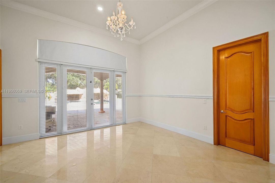 For Sale: $3,150,000 (5 beds, 4 baths, 5387 Square Feet)