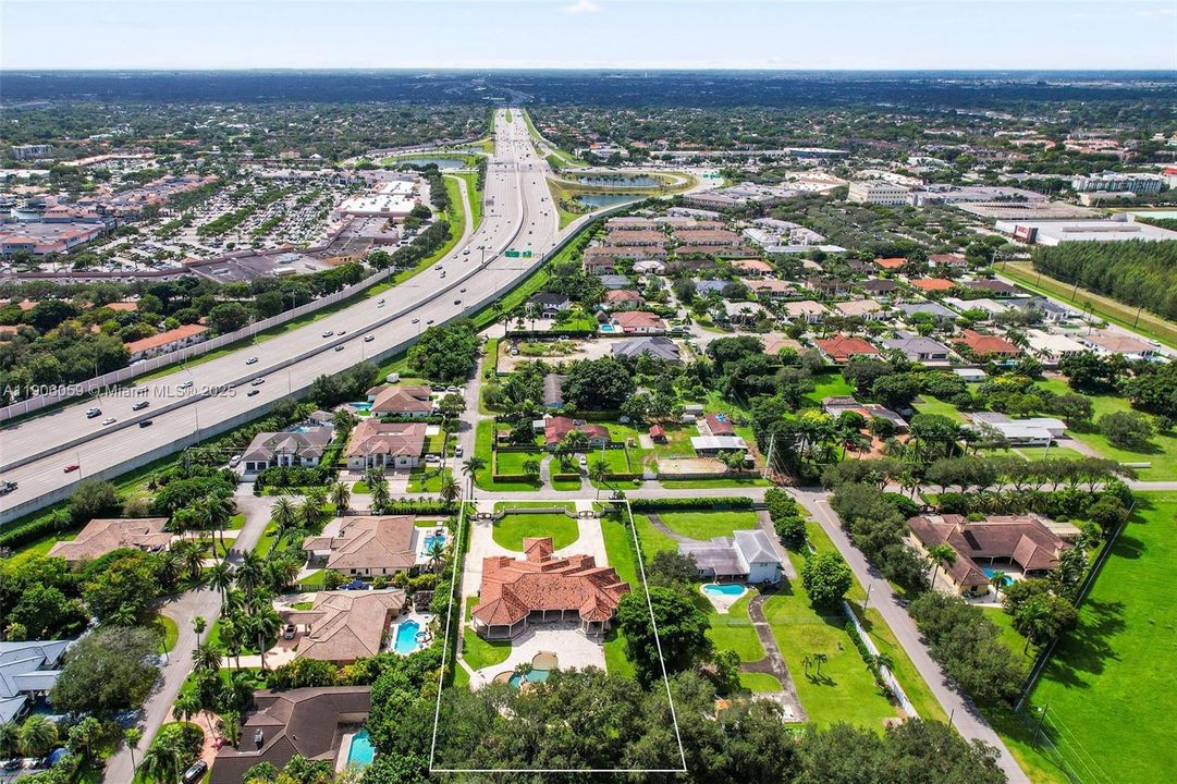 For Sale: $3,150,000 (5 beds, 4 baths, 5387 Square Feet)