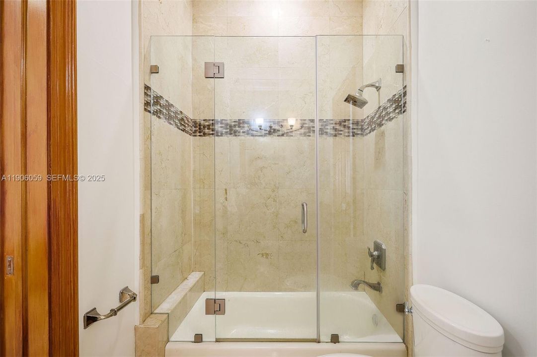 For Sale: $3,150,000 (5 beds, 4 baths, 5387 Square Feet)