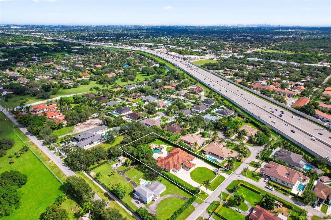 For Sale: $3,150,000 (5 beds, 4 baths, 5387 Square Feet)