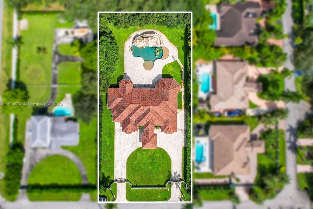 For Sale: $3,150,000 (5 beds, 4 baths, 5387 Square Feet)