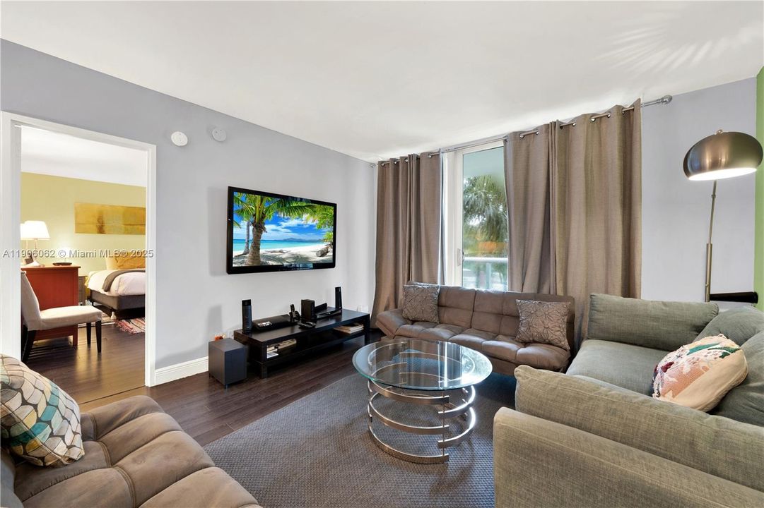 待售: $529,000 (2 贝兹, 2 浴室, 1176 平方英尺)