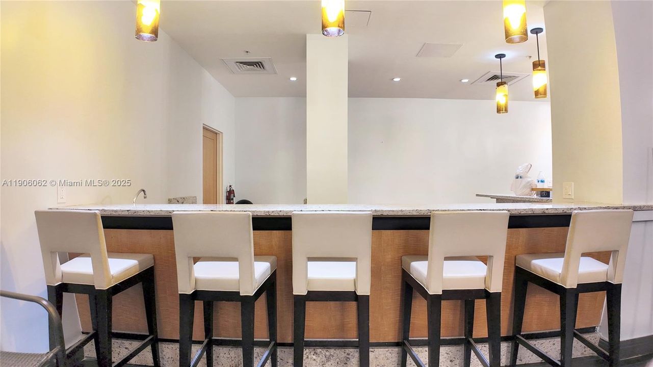 待售: $529,000 (2 贝兹, 2 浴室, 1176 平方英尺)