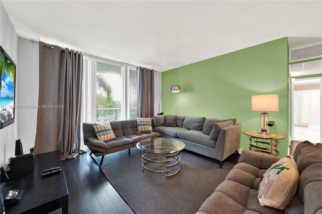 待售: $529,000 (2 贝兹, 2 浴室, 1176 平方英尺)