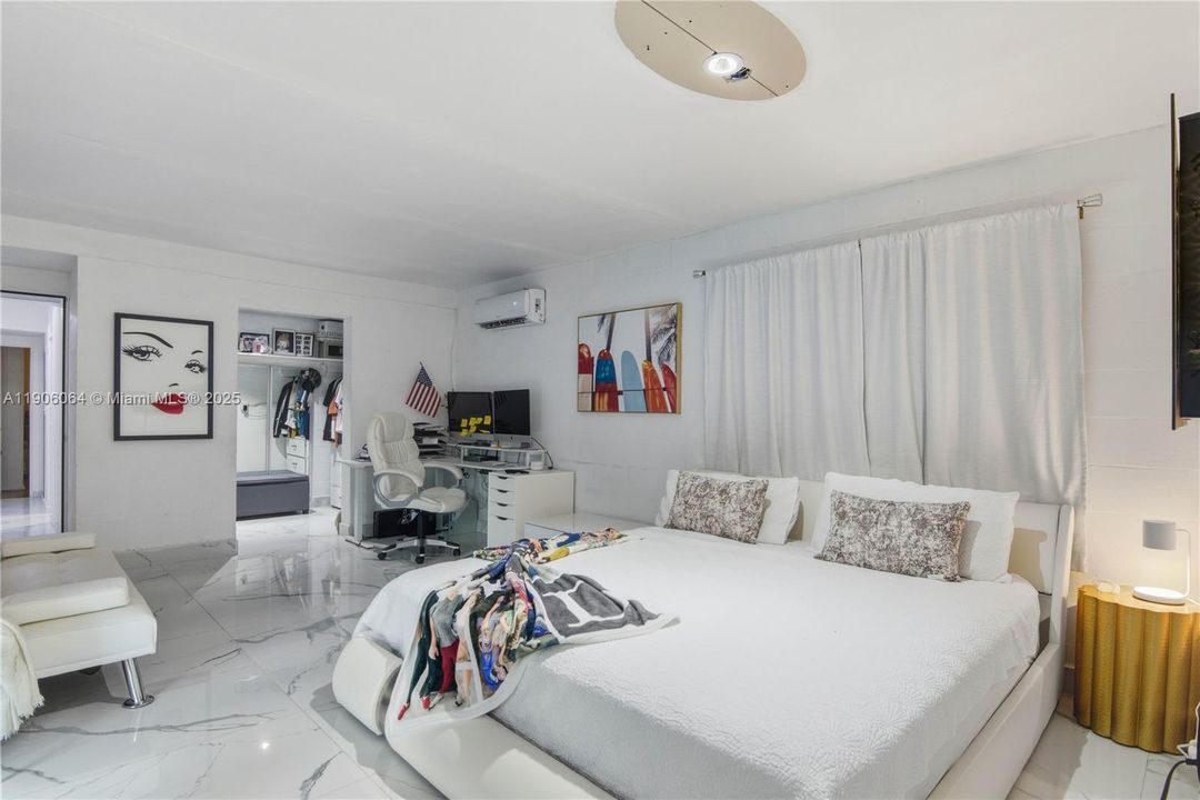 For Sale: $476,900 (5 beds, 3 baths, 2018 Square Feet)