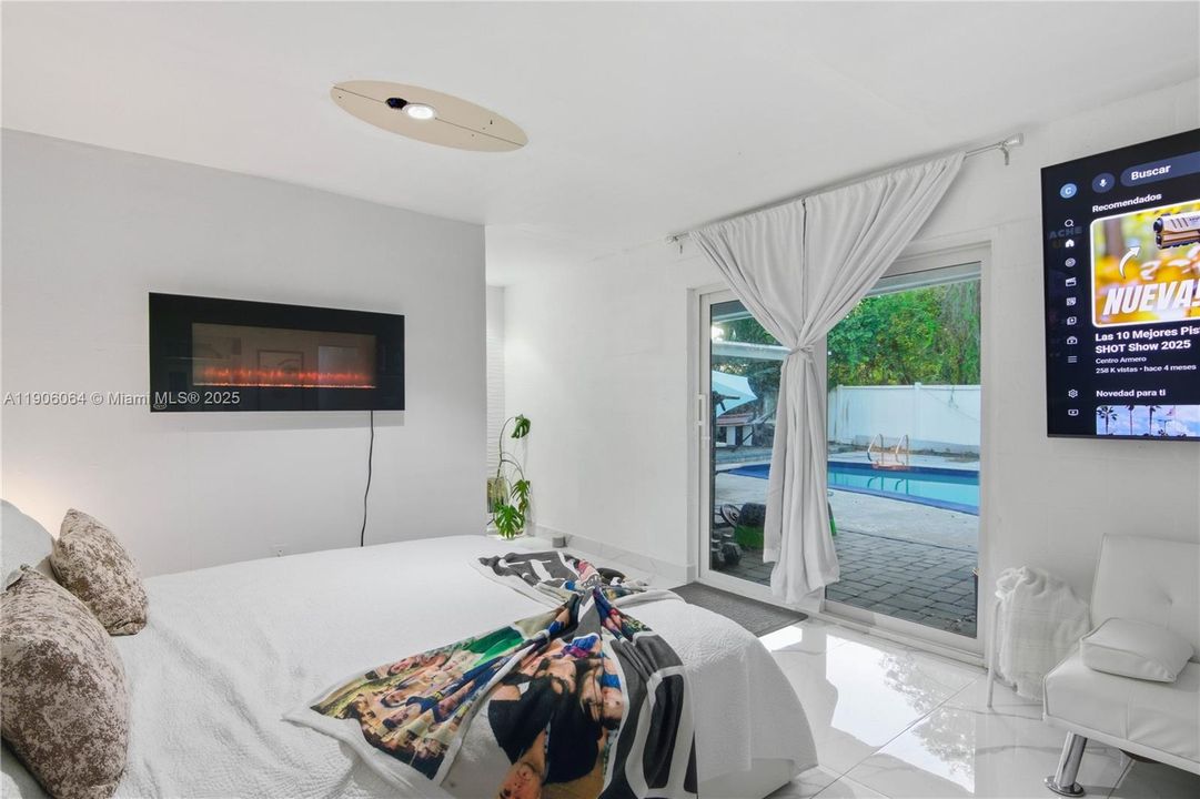 For Sale: $476,900 (5 beds, 3 baths, 2018 Square Feet)