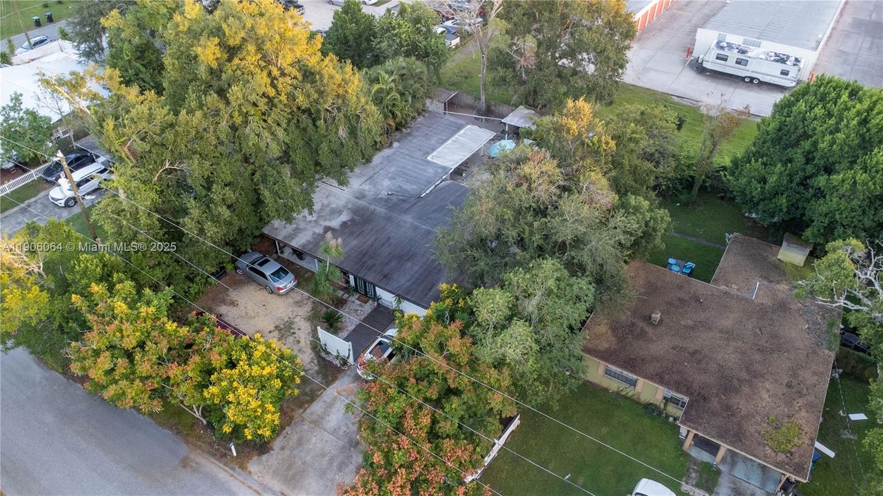 For Sale: $476,900 (5 beds, 3 baths, 2018 Square Feet)