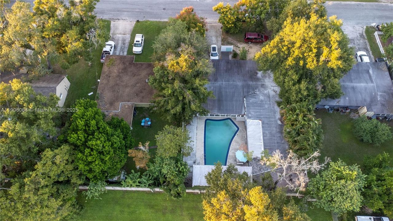 For Sale: $476,900 (5 beds, 3 baths, 2018 Square Feet)