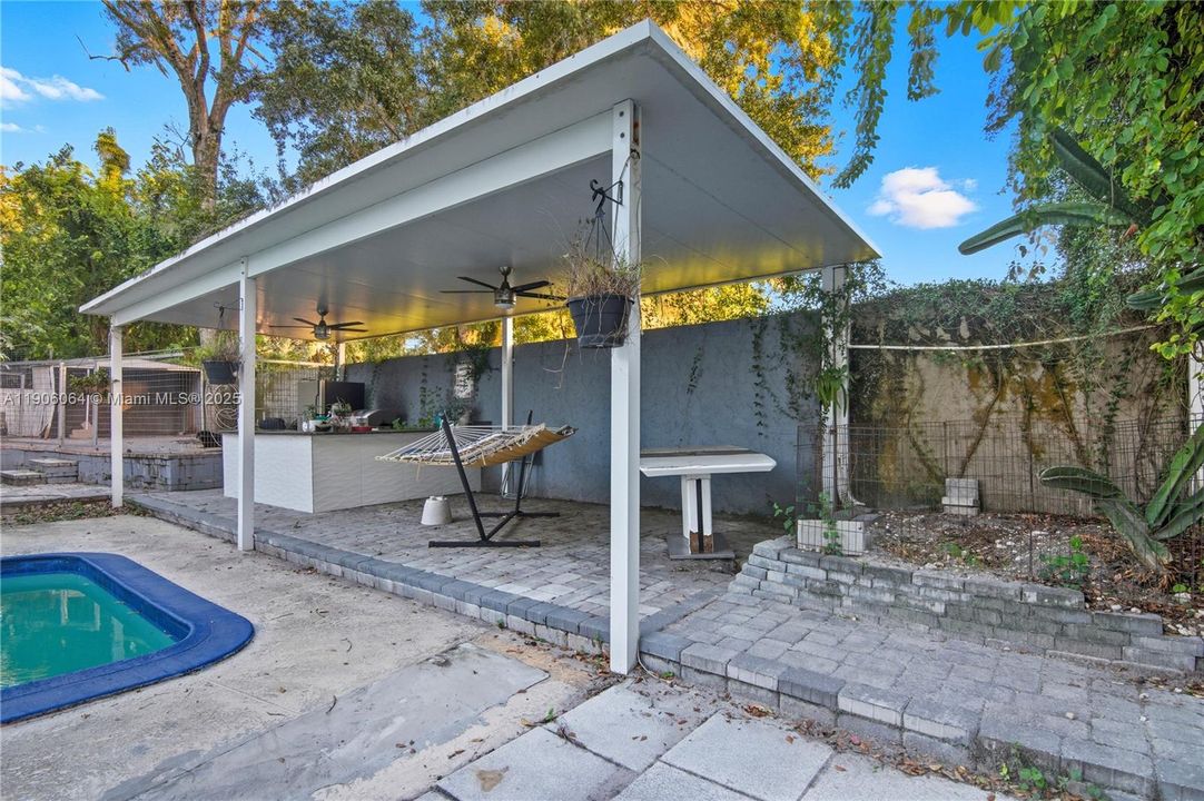 For Sale: $476,900 (5 beds, 3 baths, 2018 Square Feet)