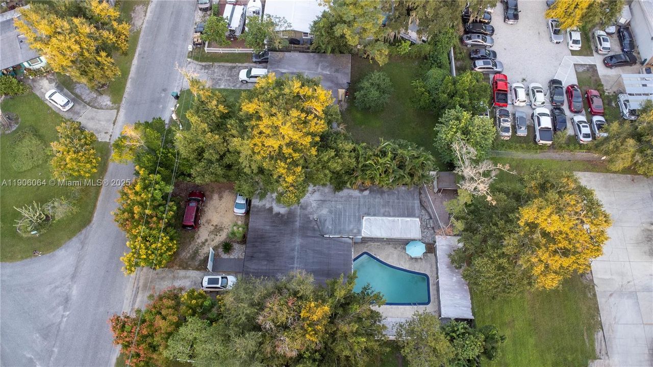 For Sale: $476,900 (5 beds, 3 baths, 2018 Square Feet)