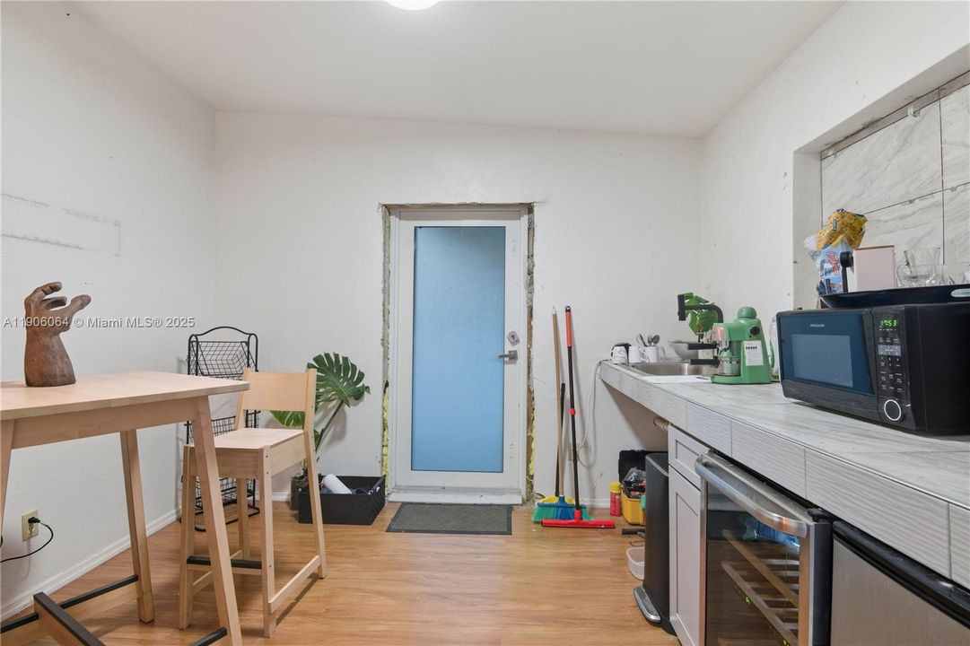 For Sale: $476,900 (5 beds, 3 baths, 2018 Square Feet)