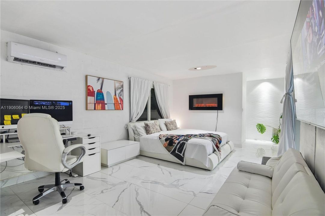 For Sale: $476,900 (5 beds, 3 baths, 2018 Square Feet)