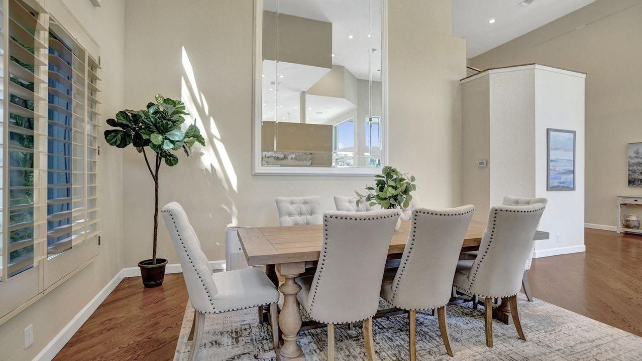 Formal Dining