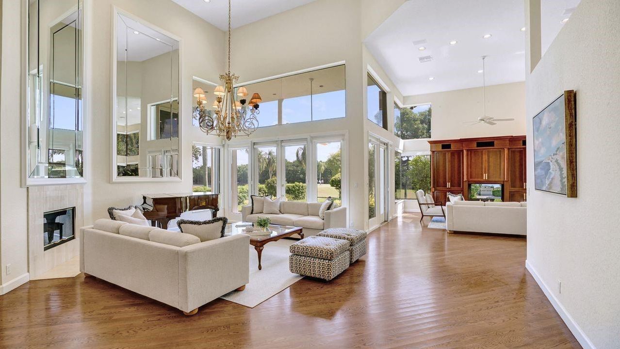 Grand Interior