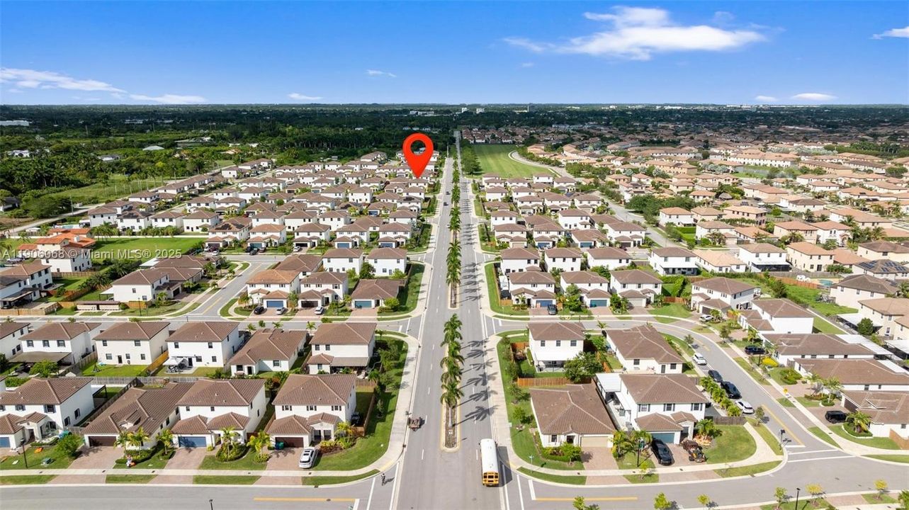 For Sale: $699,000 (5 beds, 3 baths, 2640 Square Feet)