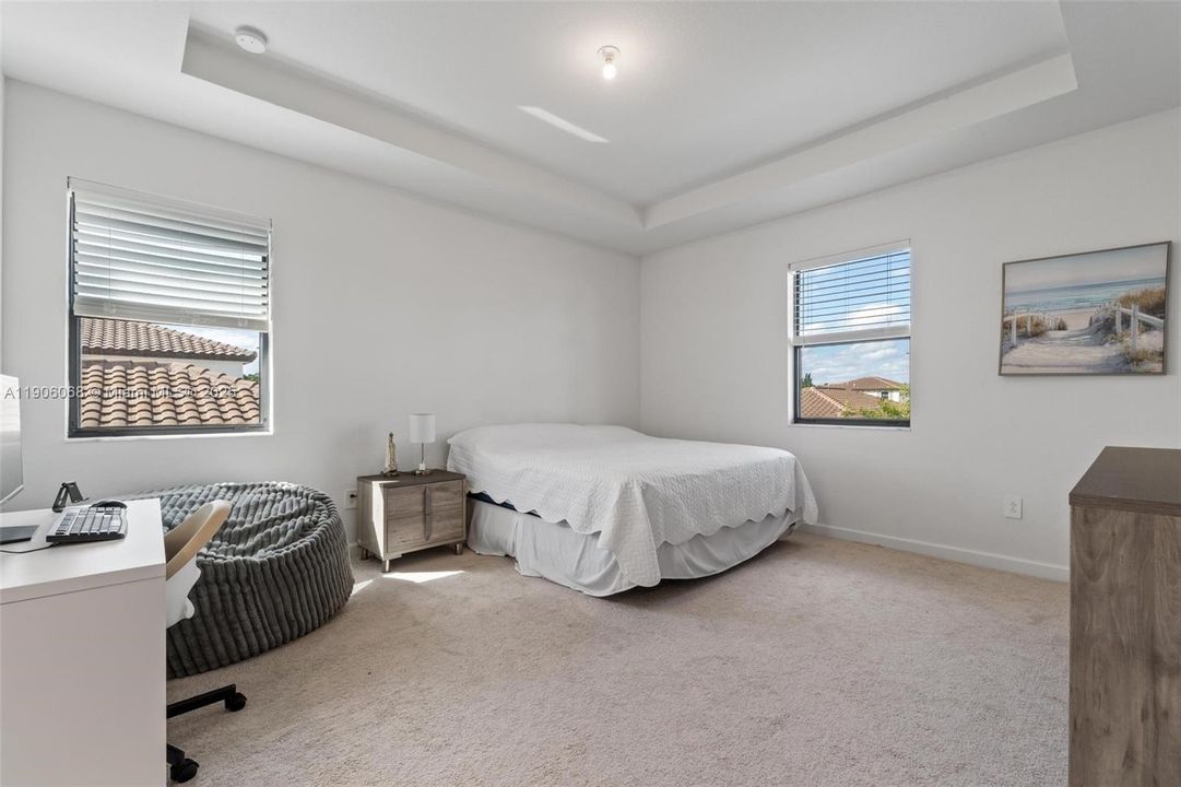 For Sale: $699,000 (5 beds, 3 baths, 2640 Square Feet)