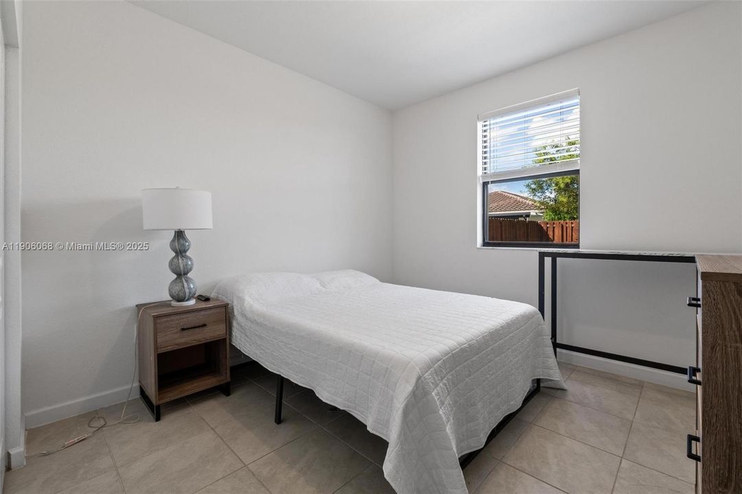 For Sale: $699,000 (5 beds, 3 baths, 2640 Square Feet)