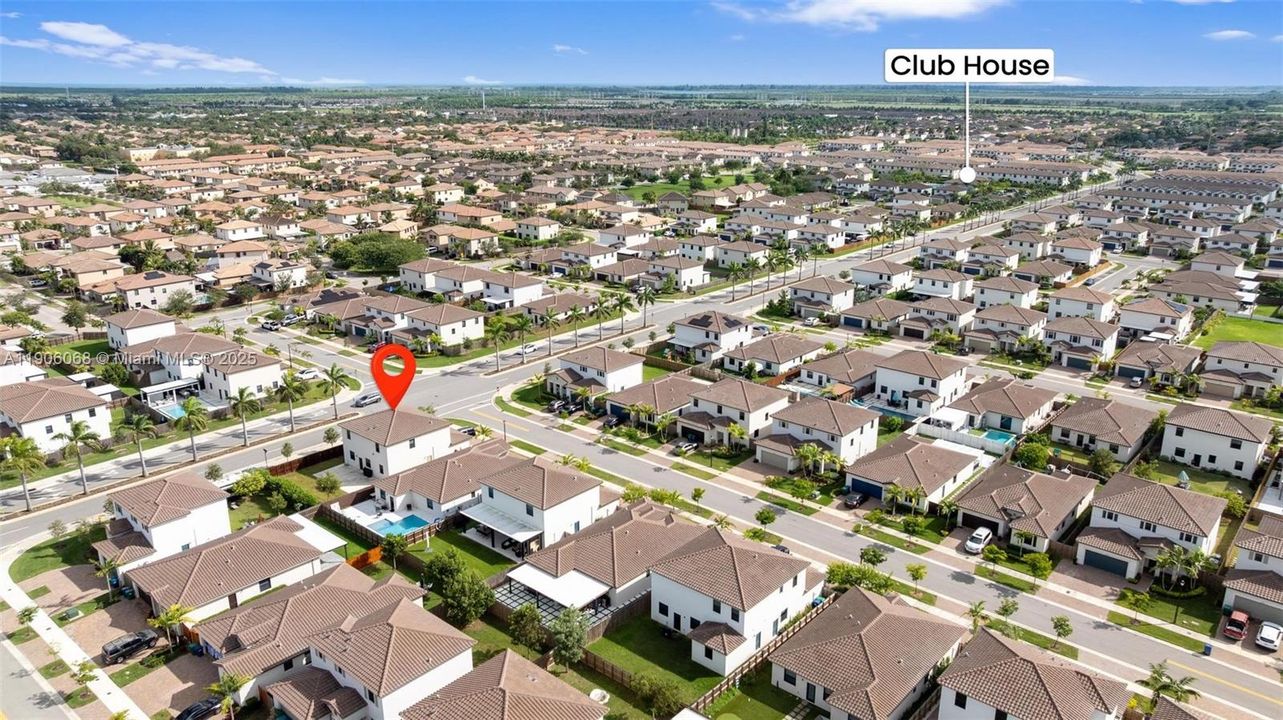 For Sale: $699,000 (5 beds, 3 baths, 2640 Square Feet)