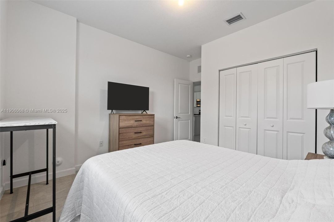 For Sale: $699,000 (5 beds, 3 baths, 2640 Square Feet)