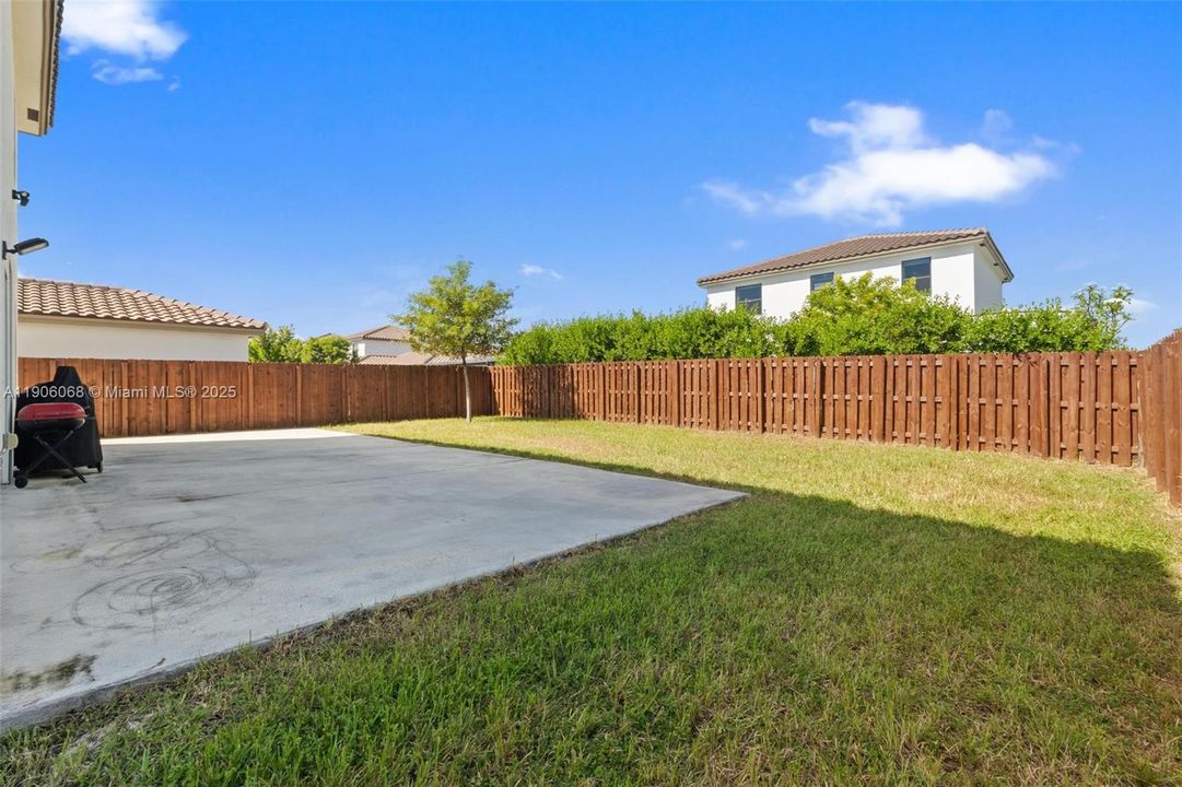 For Sale: $699,000 (5 beds, 3 baths, 2640 Square Feet)