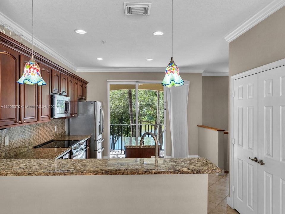 待售: $499,000 (3 贝兹, 2 浴室, 1739 平方英尺)