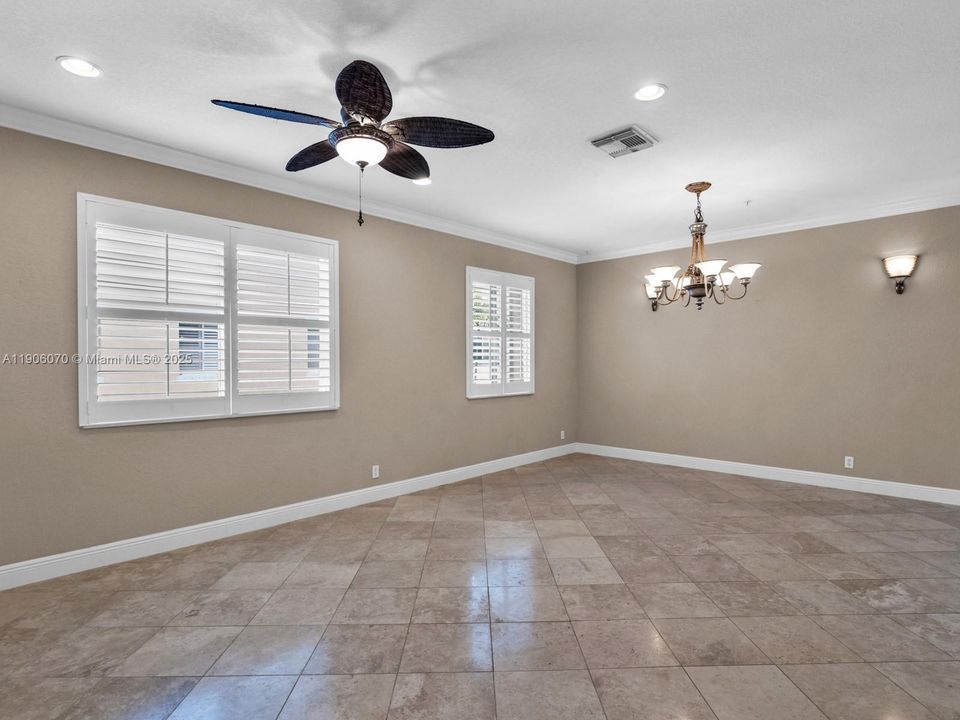 待售: $499,000 (3 贝兹, 2 浴室, 1739 平方英尺)