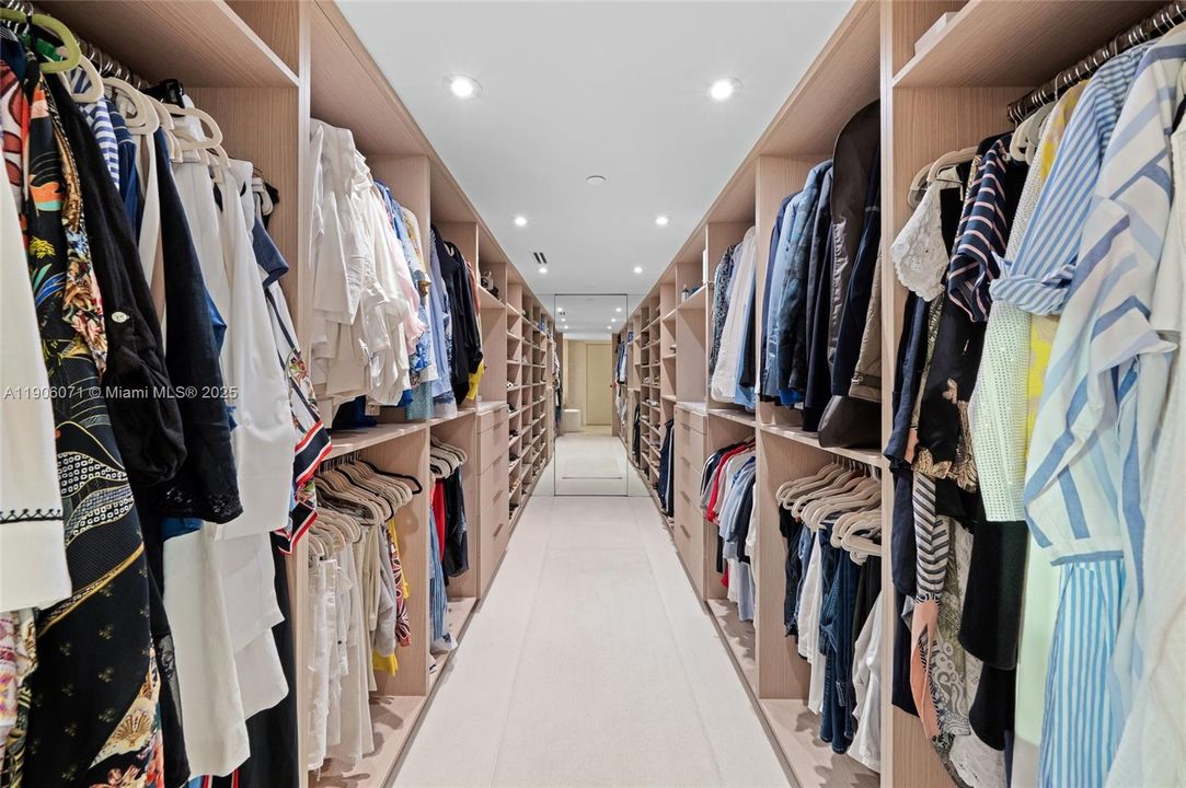 For Sale: $4,250,000 (3 beds, 3 baths, 3320 Square Feet)