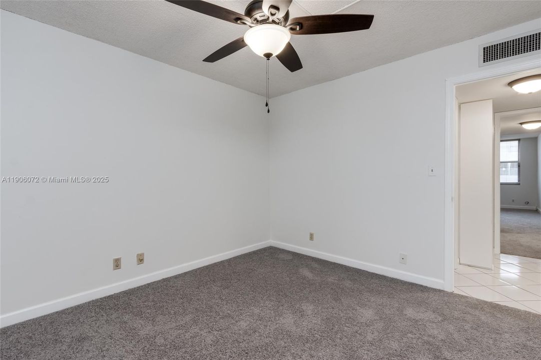 Active With Contract: $245,000 (2 beds, 2 baths, 1035 Square Feet)