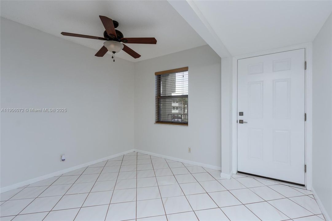 Active With Contract: $245,000 (2 beds, 2 baths, 1035 Square Feet)