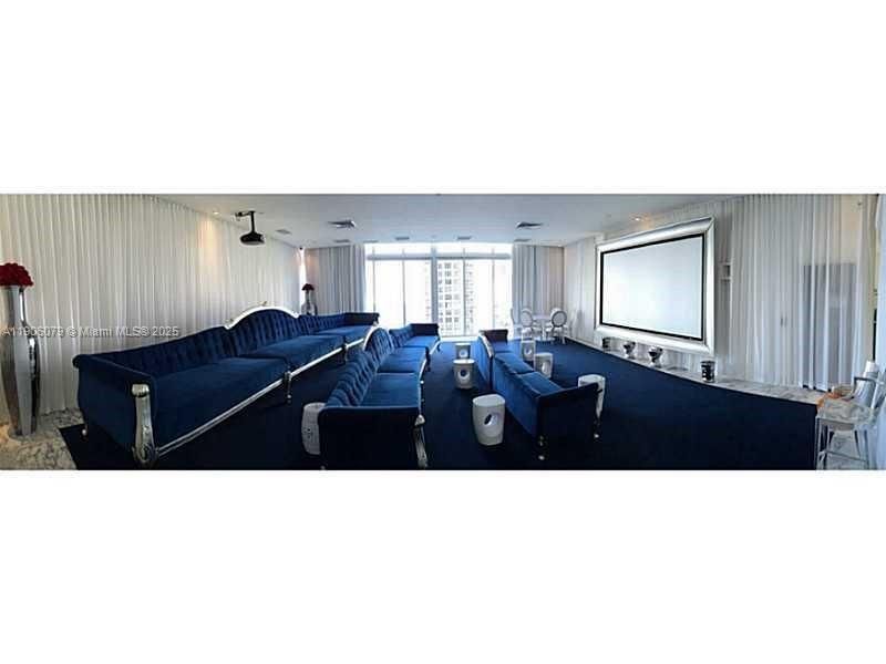 For Rent: $3,850 (1 beds, 1 baths, 984 Square Feet)