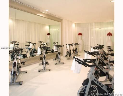 For Rent: $3,850 (1 beds, 1 baths, 984 Square Feet)