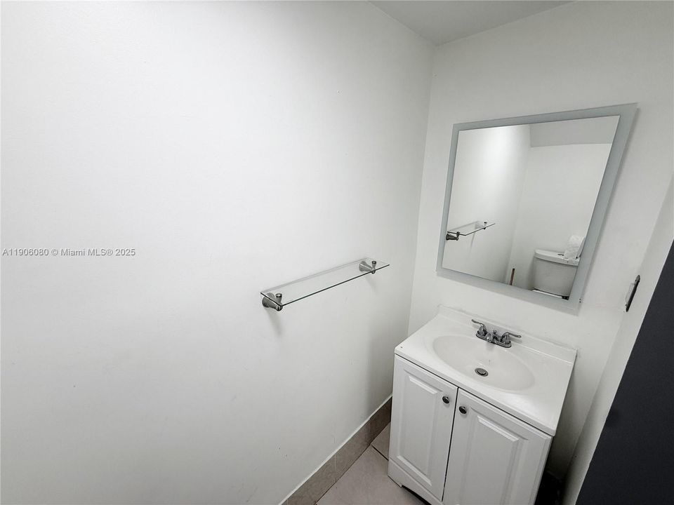 最近租的: $2,300 (2 贝兹, 1 浴室, 1108 平方英尺)