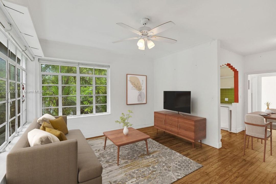 合同活跃: $222,900 (1 贝兹, 1 浴室, 590 平方英尺)