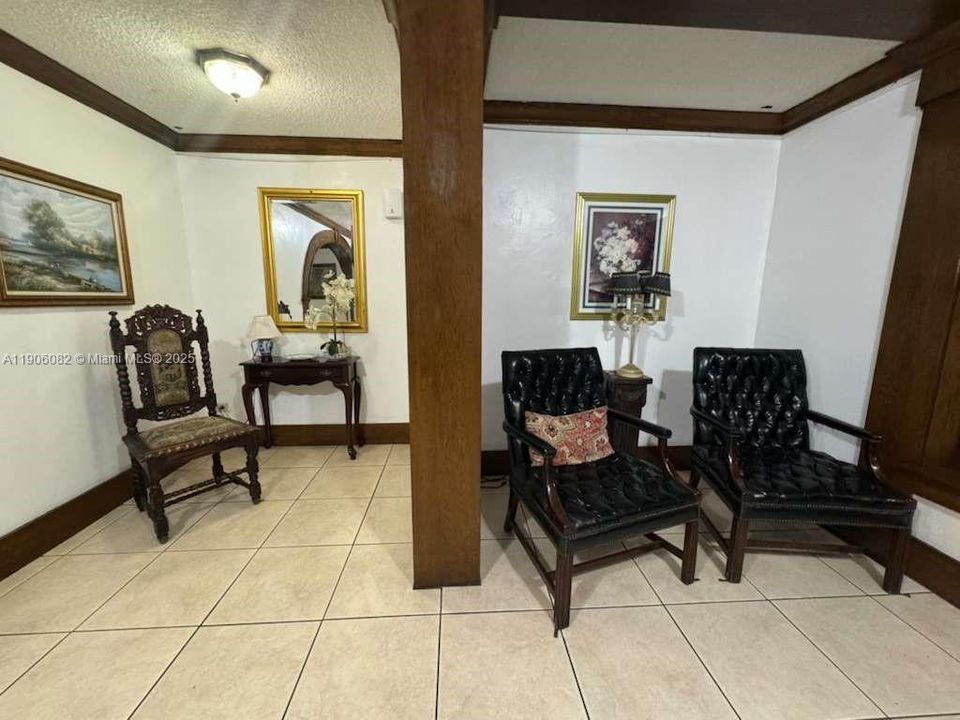 For Sale: $125,000 (1 beds, 1 baths, 800 Square Feet)