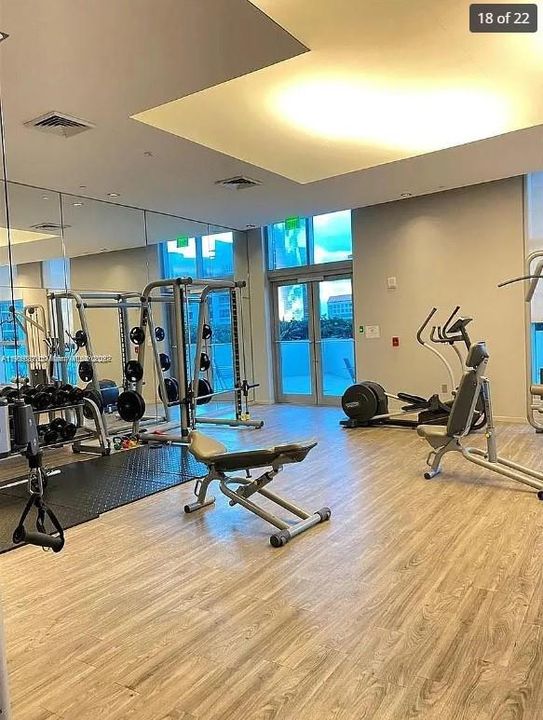 Под контрактом: $2,550 (0 спален, 1 ванн, 530 Квадратных фут)