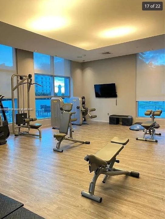 Под контрактом: $2,550 (0 спален, 1 ванн, 530 Квадратных фут)